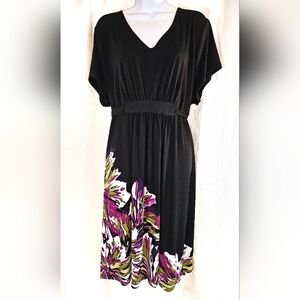 2/$20 Apt. 9 Sz 2X V-neck Belted Floral Dress